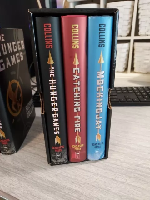 The Hunger Games Trilogy 3 Set BOX Suzanne Collins Catching Fire Morningjay USED