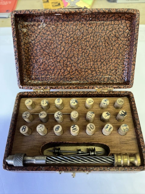 Outil Ancien D’horlogerie Avec Accessoires – Occasion – Fabriqué En France