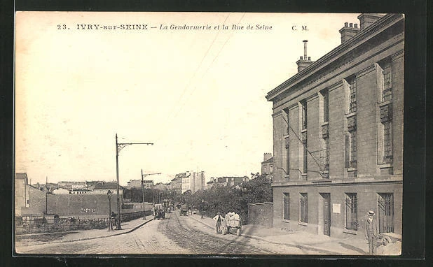 CPA Ivry-sur-Seine, La Gendarmerie et la Rue de Seine