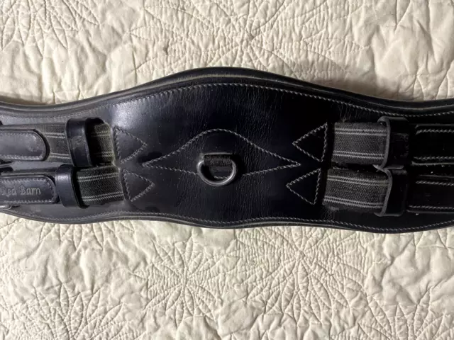 Red Barn  by KL Select Contoured Dressage 18" English Girth