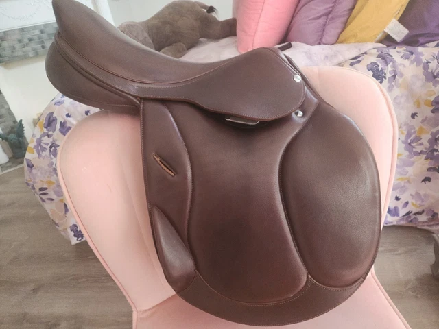 Handmade Close Contact Saddle  Custom Made By Equitation Saddlery.
