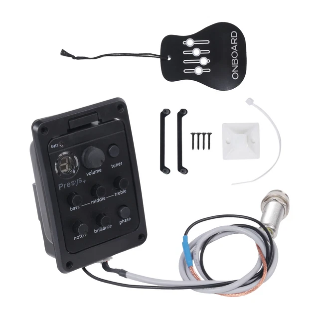 Guitare électrique et casque avec microphone et vinyle sur fond de bois