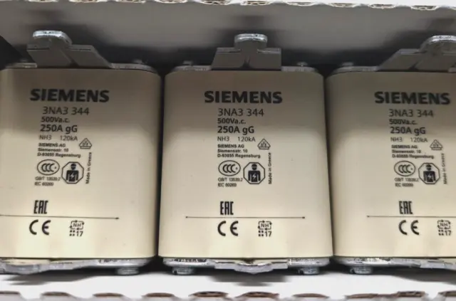 3x Siemens 3NA3 344 3NA3344 Gr. 3 250A 500V Sicherungseinsatz -unused/OVP-