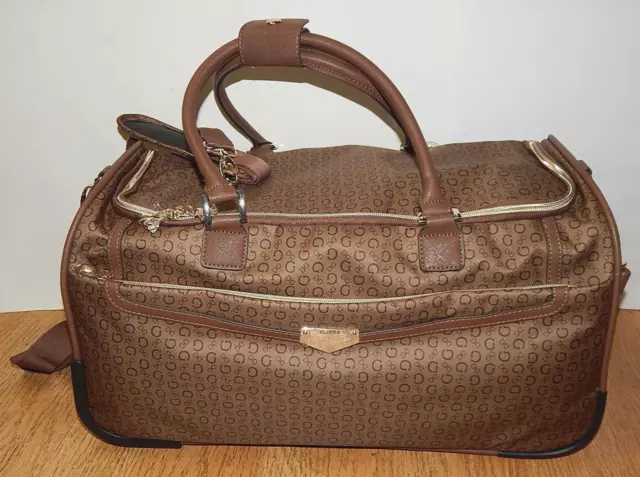 Guess Kinney Travel Duffle Rolling Wheeled Bag Brown Mocca Logo Authentic New