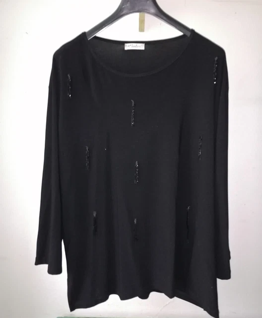 Maglia donna calibrata elegante di colore nero con perline sul davanti. Tg 50/51