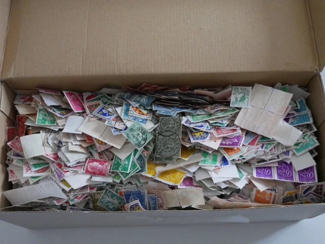 France Gros Lot + De 14 000 Timbres En Vrac. A Trier