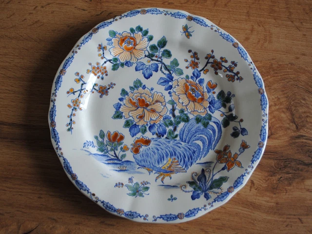 Assiette En Faïence De Gien. Decor Coq  Et Pivoines. Signee - Marque 1971/1984