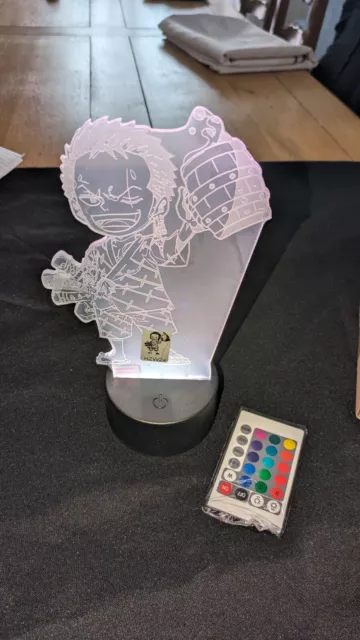 Lampe hologramme rgb One Pièce roronoa zoro chibi  Neuve