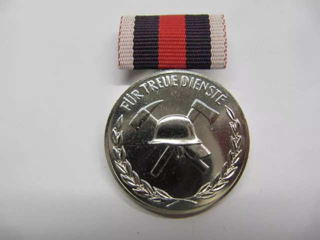 DDR Feuerwehr Medaille für treue Dienste in der freiwilligen Feuerwehr in Silber