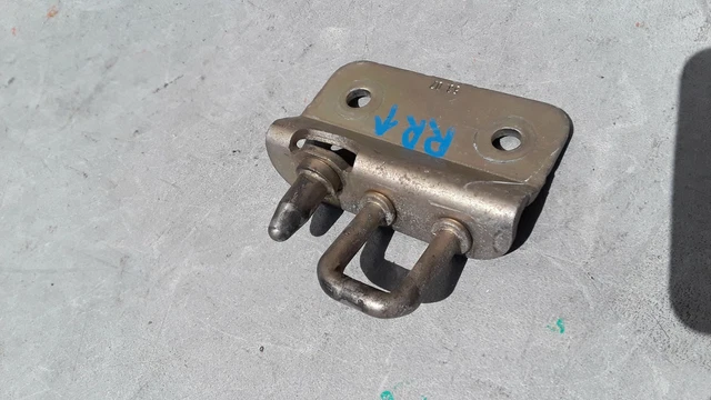 2007-2012 Freightliner Sprinter 3500 Rear Right Driver Door Lock Striker Oem