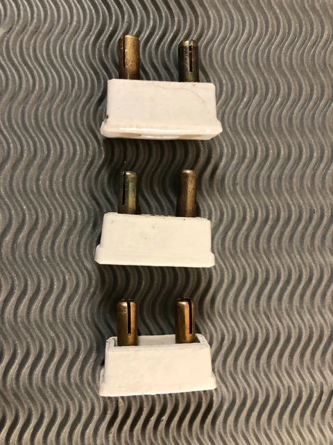 3 Porte fusible en porcelaine - Matériel électrique ancien