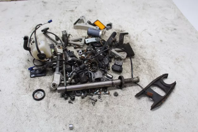 03-05 Yamaha Yzf R6 Parts And Hardware Lot