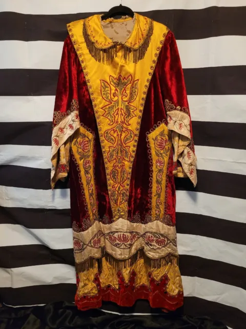 Ornate Red Velvet Embroidered Cosplay Vintage Ren Faire Wizard Elf Robe Lodge