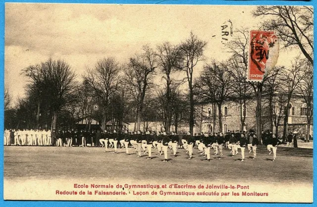 CPA: Joinville-le-Pont - Gymnastics Lesson Executed by Les Moniteurs / 1913