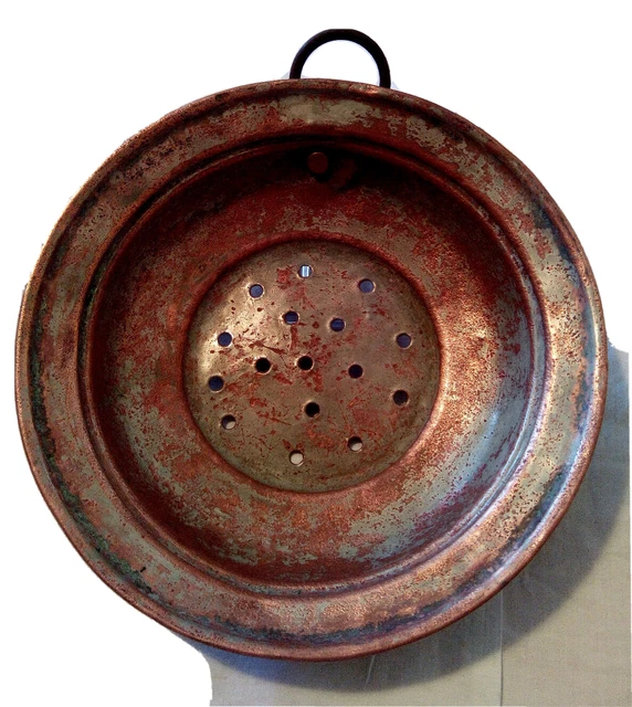 Plato con agujeros de Cobre Antiguo - Antique Copper Dish with holes - Vintage