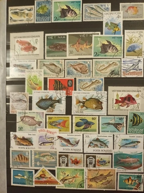 Lot de 43 Timbres Thématique "Poissons" (THE 74)