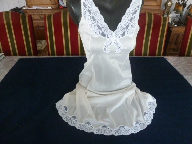 Jolie Robe Coktail cérémonie dentelle Gemo Taille XXL /44 - Vêtements