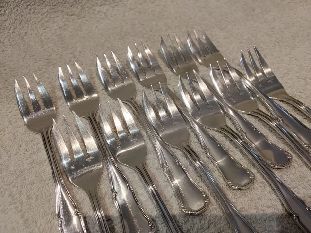 12 fourchettes à gateaux métal argenté manche russe orfèvre