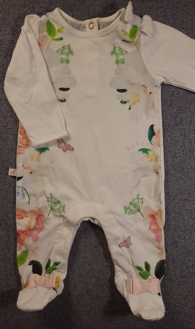 Ted baker baby girl white floral babygrow 0-3 months designer sleepsuit (515)