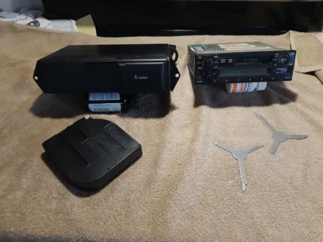 VW Radio Head unit /CD player changer. 1998 ~ 2002 PASSAT, JETTA ,GTI,GOLF