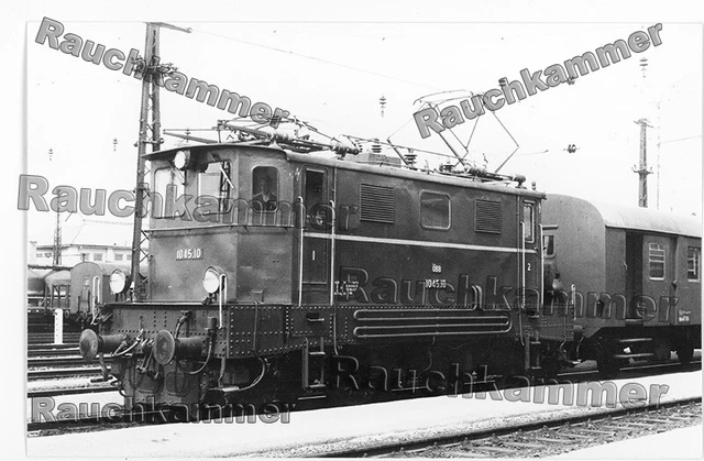 altes Baryt-Foto ÖBB 1045 10 Attnang - Puchheim 1978 - ca. 9x14