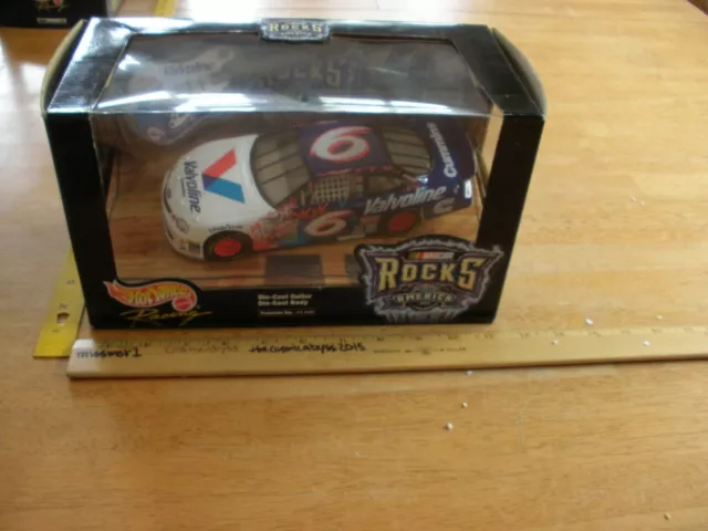 Hot Wheels Racing NASCAR Rocks Valvoline 25135 1:18 1999 MIB LE SCARCE 2