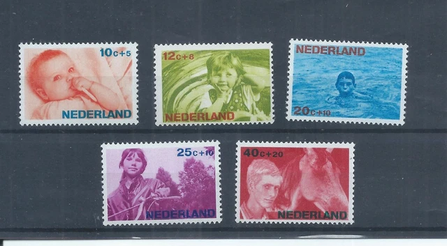 Netherlands stamps.  1966 Child Welfare MNH SG 1019 - 1023 ((AD321)