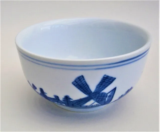Q729) Blue Delft style ceramic Dutch Holland souvenir windmill bowl