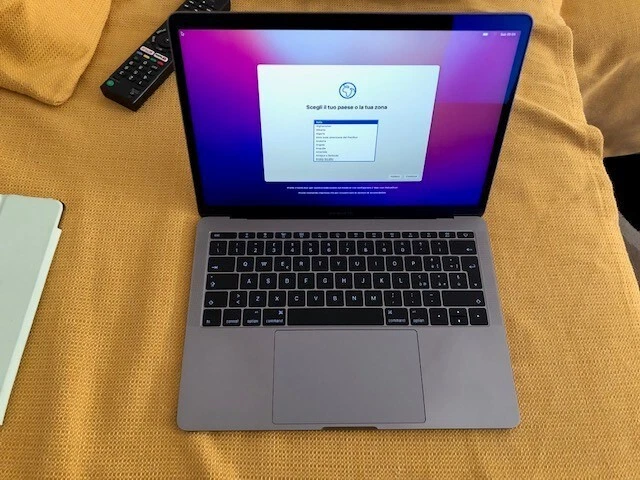Apple MacBook Pro 13,3" 2016 - Come NUOVO - RAM 8GB SSD 256GB Intel i5 2.0Ghz