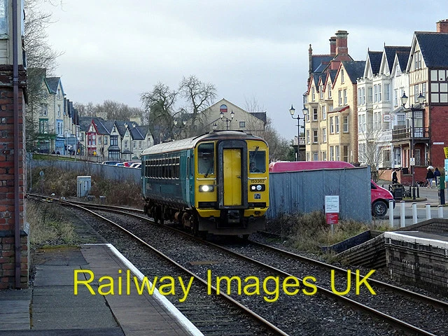 R153 Rly RAILWAY PHOTO CLASS 153 DMU - arriving at Llandrindod c2017 £2.00 ...