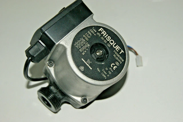 Circulateur Pompe à Eau GRUNDFOS UPSO 20-70 130 (ou UPS0 20-70) - Occasion