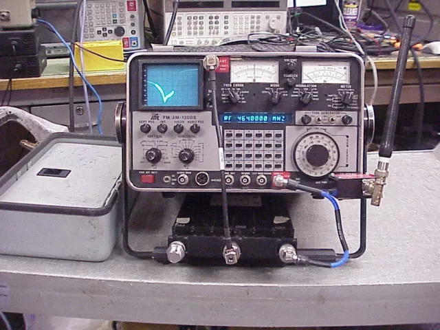 IFR/1200S Communications Monitor 250kHz - 1GHz  WITH TRACKING GENERATOR