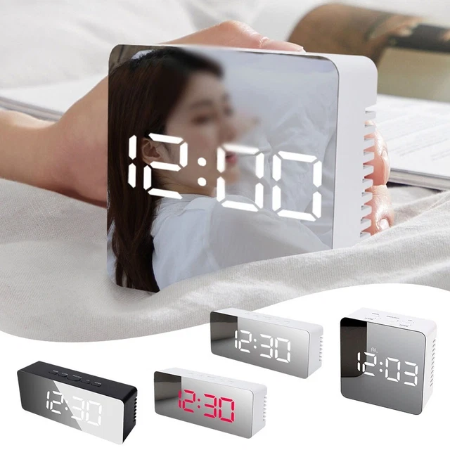 Orologio Uomo Sportivo Digitale LED In Acciaio Inox – Cronometro, Allarme E Calendario – Colore Argento