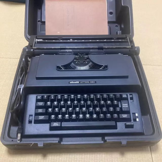 Máquina de escribir Olivetti Lettera 39EC cubierta negra usada buen estado usada usada