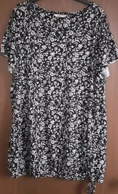 Lovely Ladies Black /white Patterned Top by George Size 22-24  VGC