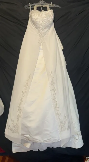 Davids Bridal Wedding Dress 14 Style V9010