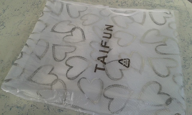 NEU in OVP : TAIFUN BEUTEL Rucksack TURNSCHUH-BEUTEL WEISS Herzen silber TASCHE