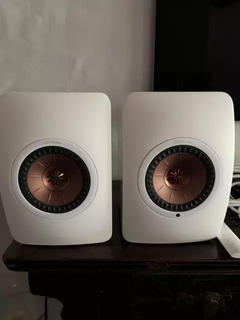 Paire d’enceintes KEF LS50 WIRELESS blanc brillant & cuivre en excellent état