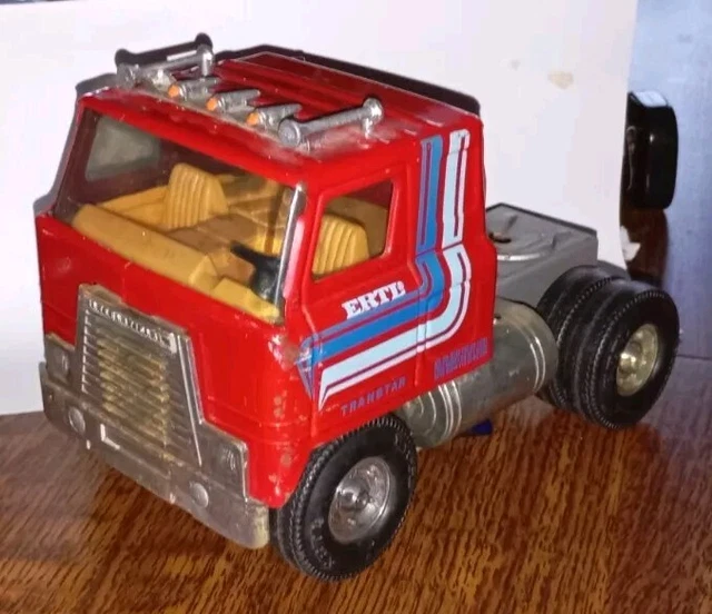 Camion International Ertl – 1/18, Métal Rouge, Années 70, Fabrication USA (occasion)