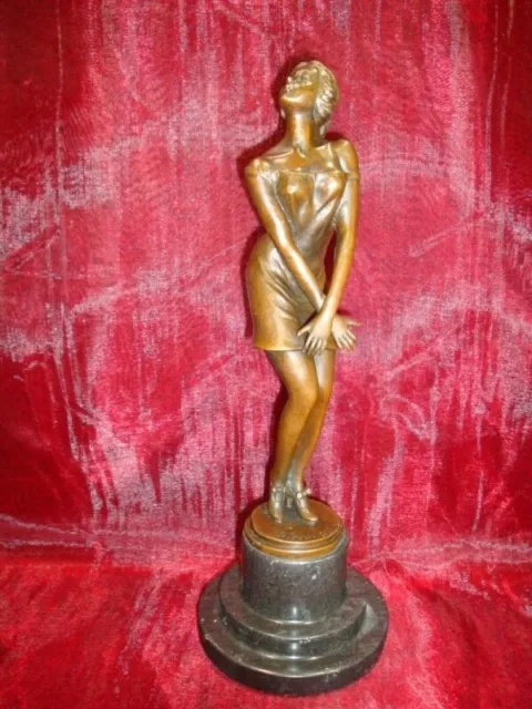 Estatua Art Deco Estilo Art Nouveau Estilo Bronce sólido Firmado