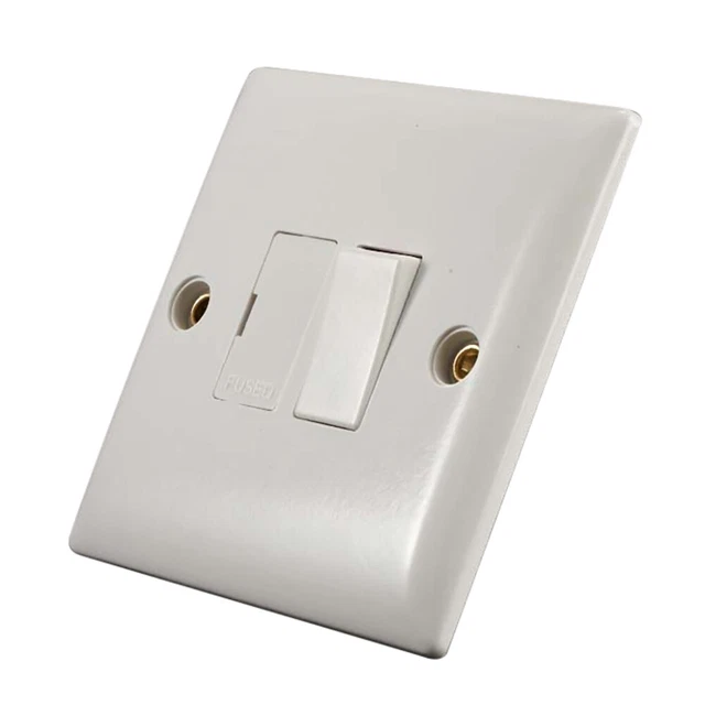 Dencon  Enchufe con Interruptor Diseño Estilizado (ST6059)