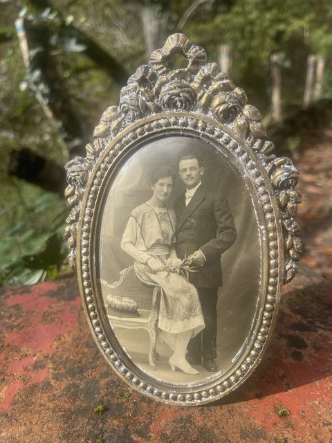 Ancien cadre photo ovale Banque de photographies et d'images à haute résolution - Alamy