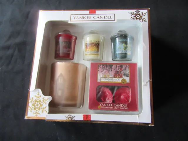 Yankee Candles - Christmas Gift Set - Votive Candles - Scented Nightlights