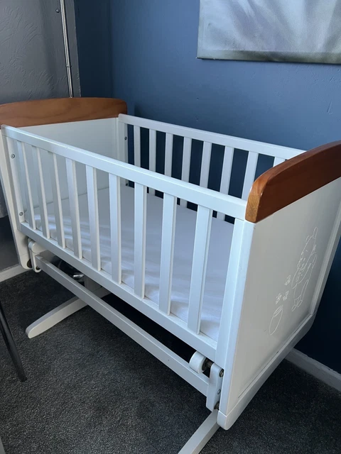 Baby Crib Winnie The Pooh / Rocker Also