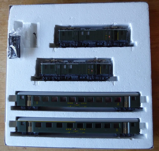 ROCO 43024 SBB CFF FFS Set De 4/4 analogique parfait état EUR 210,00 - FR