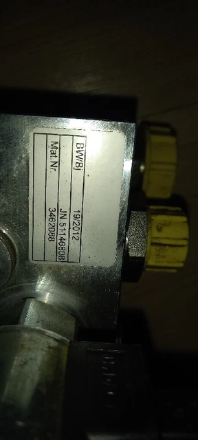 Hydraulic distributor with solenoid valve. / #A S20S 7033