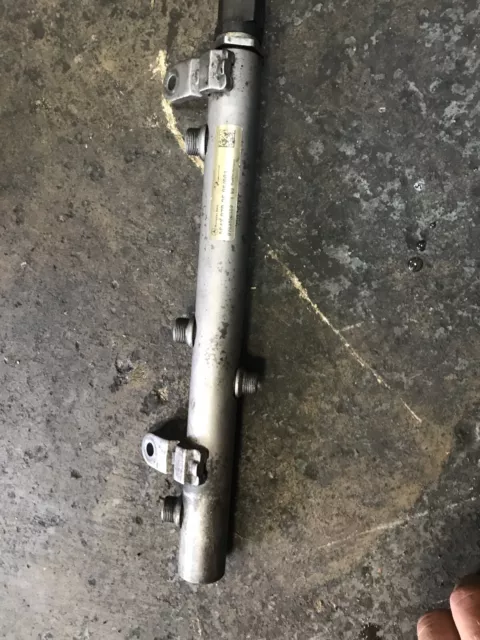 Mercedes S Class W221 Front Right Driver Side Injection Fuel Rail A6420702695