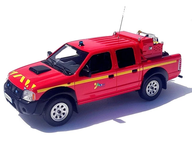 Nissan NP300 Double Cabine Pompiers 1/43 – Modèle Alarme Avec Gyrophare