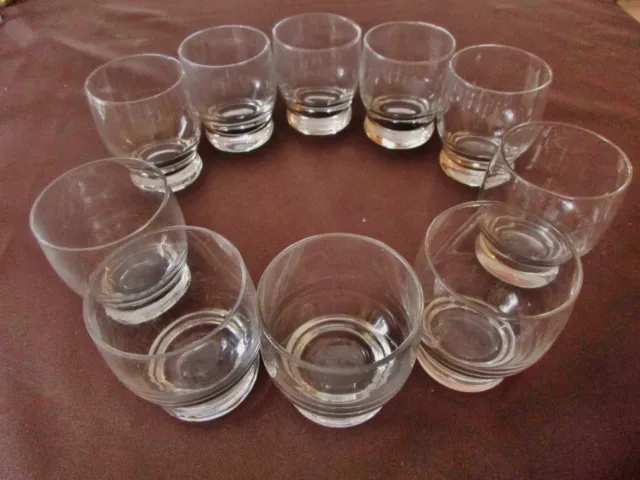 série de 10 anciens verres à  "canons"-whisky-début XX è siècle-soufflés