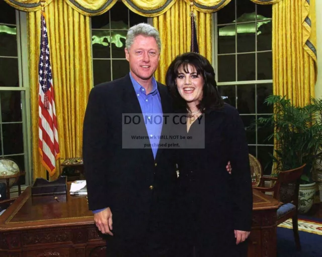 PRESIDENT BILL CLINTON w/ WHITE HOUSE INTERN MONICA LEWINSKY  8X10 PHOTO (MW338)